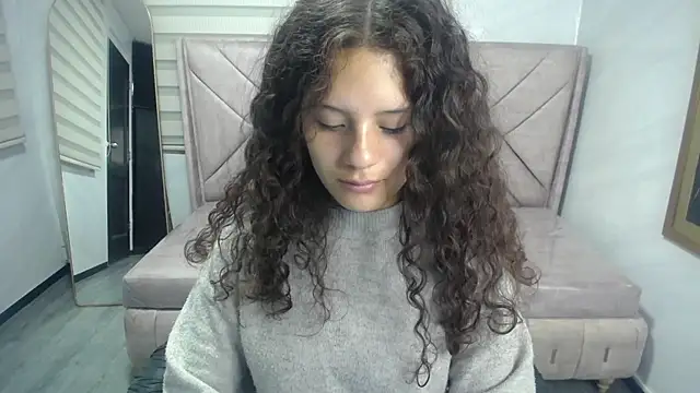 Velvet Moon V online show from 09.29.25