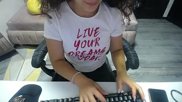 Velvet Moon V online show from 10.18.25