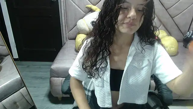 Velvet Moon V online show from 10.24.25