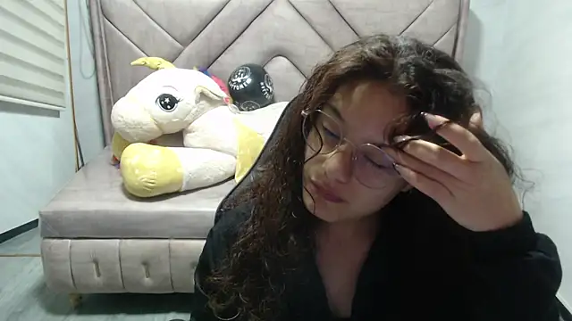 Velvet Moon V online show from 10.30.25