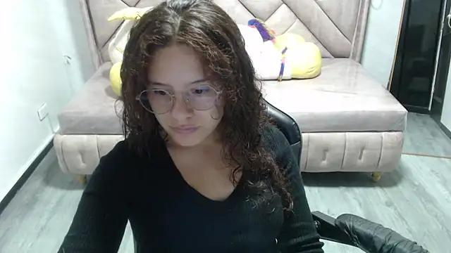 Velvet Moon V online show from 11.10.25