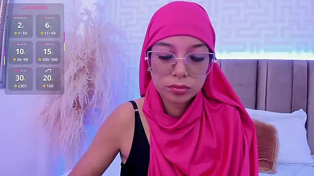 naishaa  online show from 04.18.26