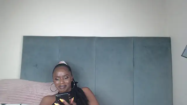 Snapshot of Jah-Queen chatting on 12.18.25 Jah-Queen online show from 12.18.25
