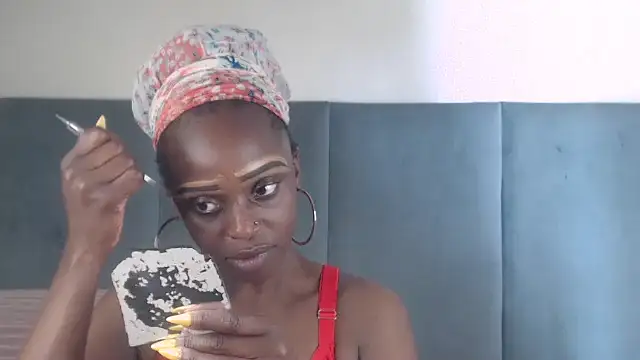 Snapshot of Jah-Queen chatting on 12.19.25 Jah-Queen online show from 12.19.25