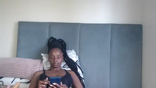 Snapshot of Jah-Queen chatting on 01.17.26 Jah-Queen online show from 01.17.26