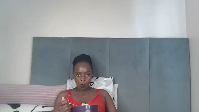 Snapshot of Jah-Queen chatting on 03.04.26 Jah-Queen online show from 03.04.26