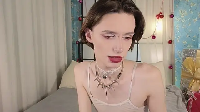 madi snow online show from 12.18.25