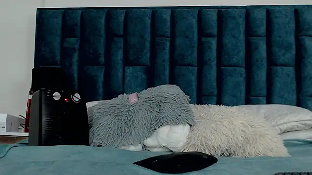 Emma Foxi online show from 11.12.25