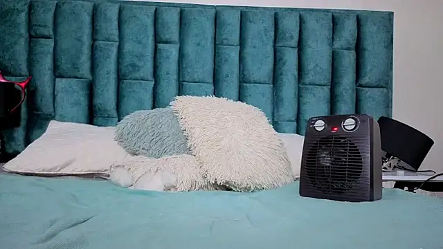 Emma Foxi online show from 02.27.26