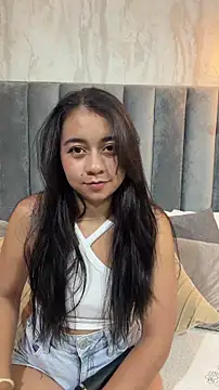Snapshot of Lily_June chatting on 05.09.26 Lily June online show from 05.09.26