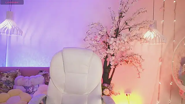 JadeSummerr online show from 12.17.25