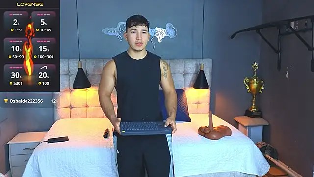 Snapshot of Horny_nick18 chatting on 10.23.25 Horny nick18 online show from 10.23.25