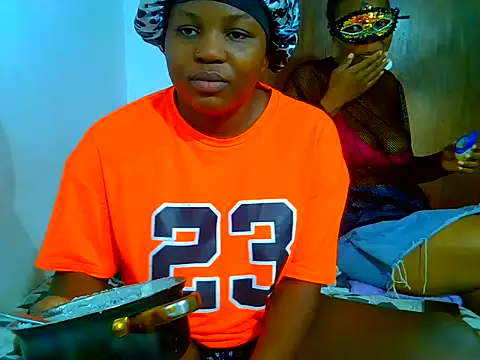 SweetHoney21  online show from 06.13.26