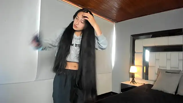 Adhara7 online show from 11.19.25