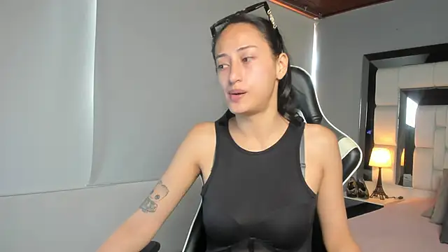 Adhara7 online show from 12.15.25