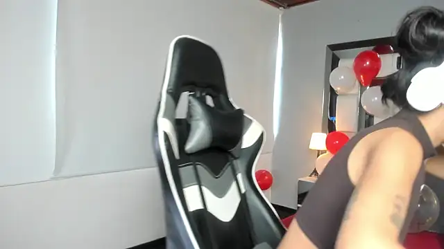 Adhara7 online show from 12.16.25