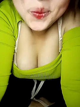 Snapshot of -DuSi- chatting on 10.27.25 -DuSi- online show from 10.27.25