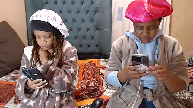 Snapshot of EbonyEssence chatting on 04.25.26 EbonyEssence online show from 04.25.26
