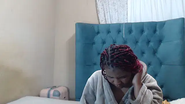 Snapshot of EbonyEssence chatting on 05.10.26 EbonyEssence online show from 05.10.26