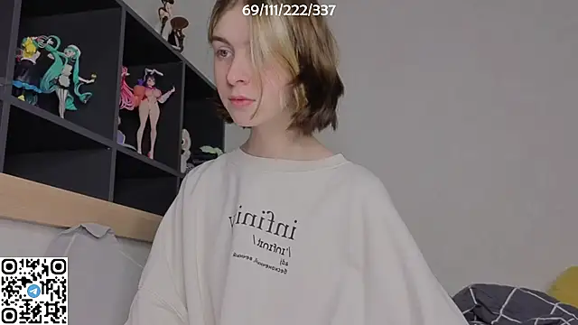 Snapshot of bertamimi chatting on 10.10.25 bertamimi online show from 10.10.25