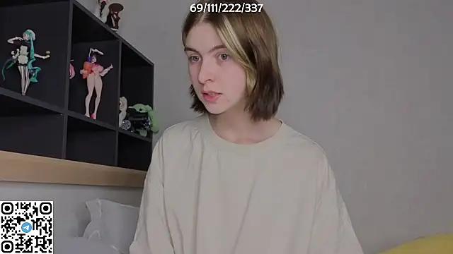 Snapshot of bertamimi chatting on 10.27.25 bertamimi online show from 10.27.25