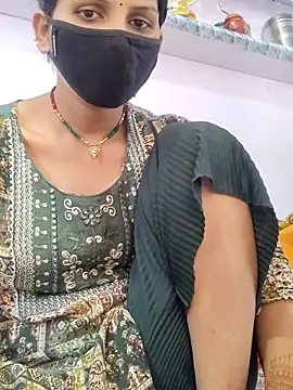 Snapshot of poojam93 chatting on 11.05.25 poojam93 online show from 11.05.25