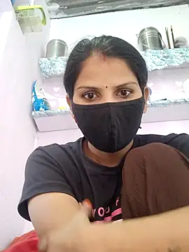 Snapshot of poojam93 chatting on 11.18.25 poojam93 online show from 11.18.25