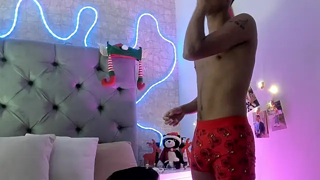 Snapshot of Lucien_Gray_ chatting on 12.05.25 Lucien Gray online show from 12.05.25