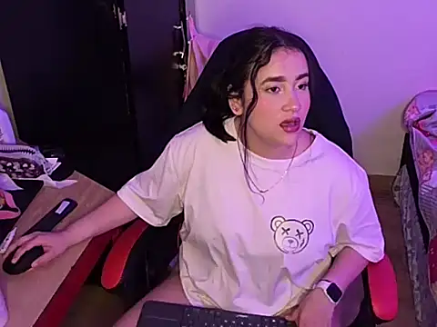 Snapshot of ChloeSnoww chatting on 09.27.25 ChloeSnoww online show from 09.27.25