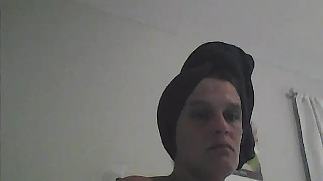 sarahkat86 online show from 04.19.26