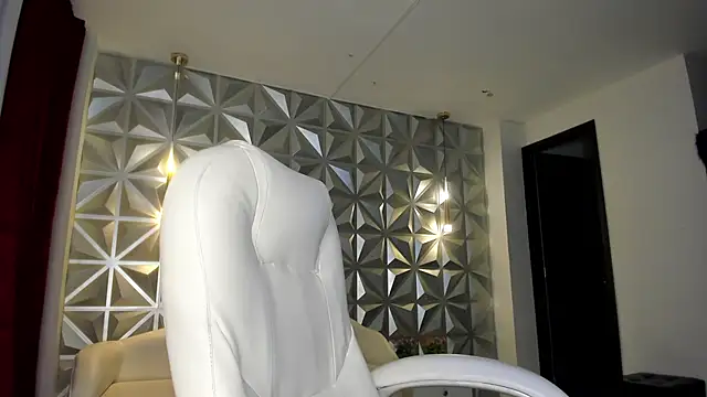 hellen tease online show from 12.18.25