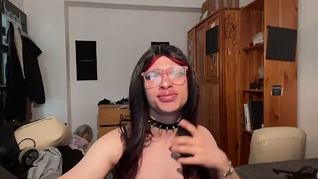 emilydee666 online show from 11.26.25