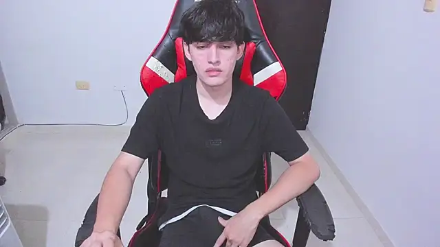 Snapshot of eren_188 chatting on 12.14.25 eren 188 online show from 12.14.25