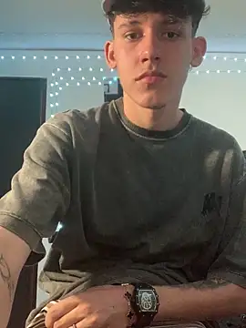 Snapshot of Mike-snderson chatting on 12.20.25 Mike-snderson online show from 12.20.25