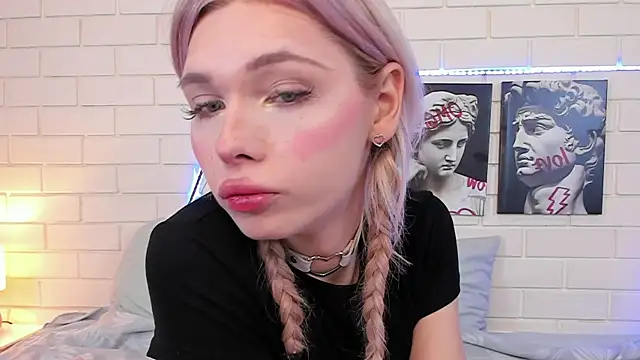 Blondy Fina online show from 09.15.25