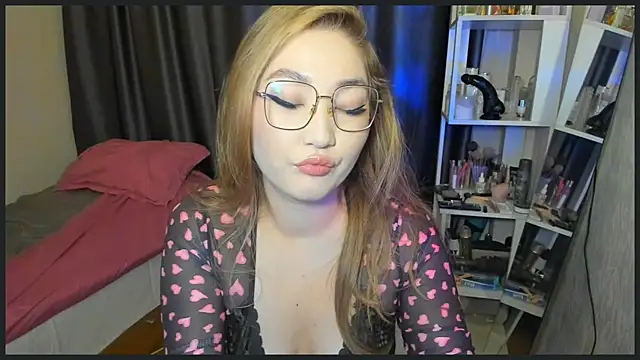 lyra x online show from 11.24.25