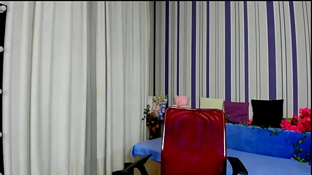 MilanaAlvis online show from 12.20.25