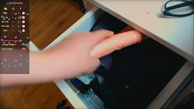 darlingeva1010 online show from 10.10.25