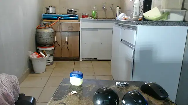 YummySyriaxoxo online show from 10.08.25