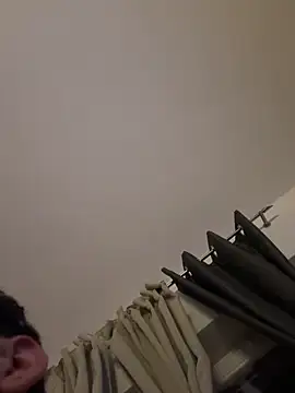 Snapshot of Gipsyboysteve chatting on 11.18.25 Gipsyboysteve online show from 11.18.25