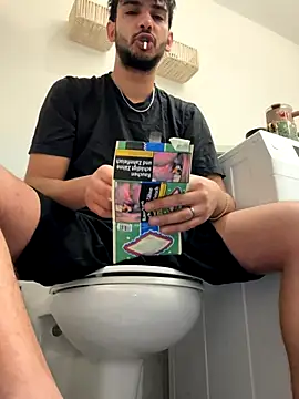 Snapshot of Gipsyboysteve chatting on 11.23.25 Gipsyboysteve online show from 11.23.25