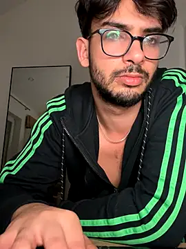 Snapshot of Gipsyboysteve chatting on 11.24.25 Gipsyboysteve online show from 11.24.25