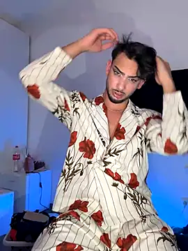 Snapshot of Gipsyboysteve chatting on 12.02.25 Gipsyboysteve online show from 12.02.25