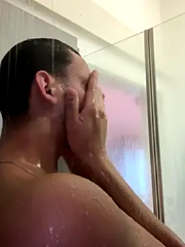 Snapshot of Gipsyboysteve chatting on 12.04.25 Gipsyboysteve online show from 12.04.25