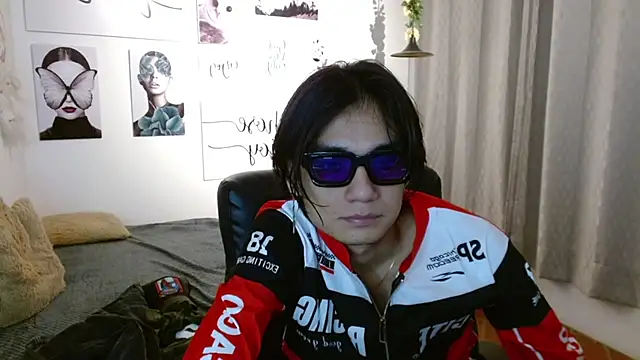 Snapshot of davoxer chatting on 09.20.25 davoxer online show from 09.20.25