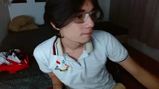 Snapshot of davoxer chatting on 10.03.25 davoxer online show from 10.03.25