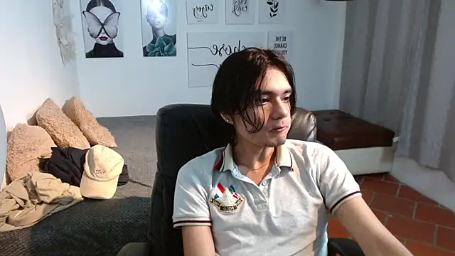 Snapshot of davoxer chatting on 10.17.25 davoxer online show from 10.17.25