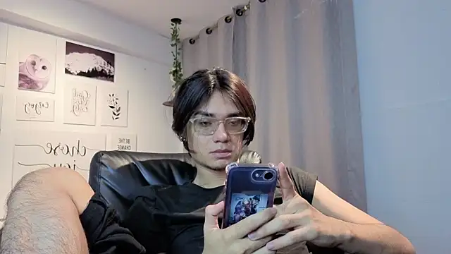 Snapshot of davoxer chatting on 11.27.25 davoxer online show from 11.27.25