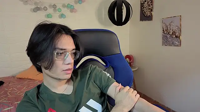 Snapshot of davoxer chatting on 12.14.25 davoxer online show from 12.14.25