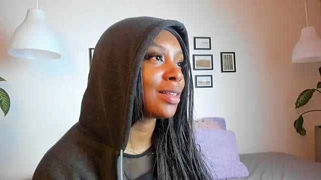 Coco joness online show from 11.20.25